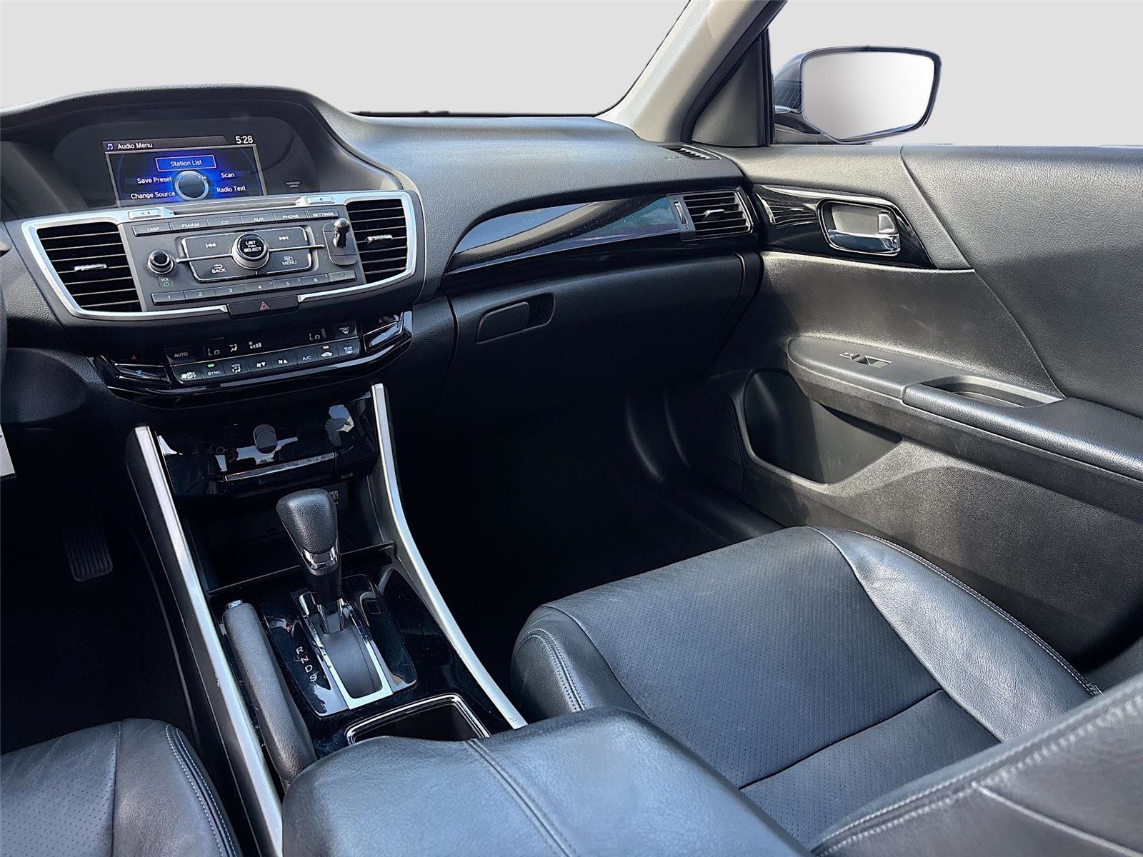 Used 2016 Honda Accord LX image 25