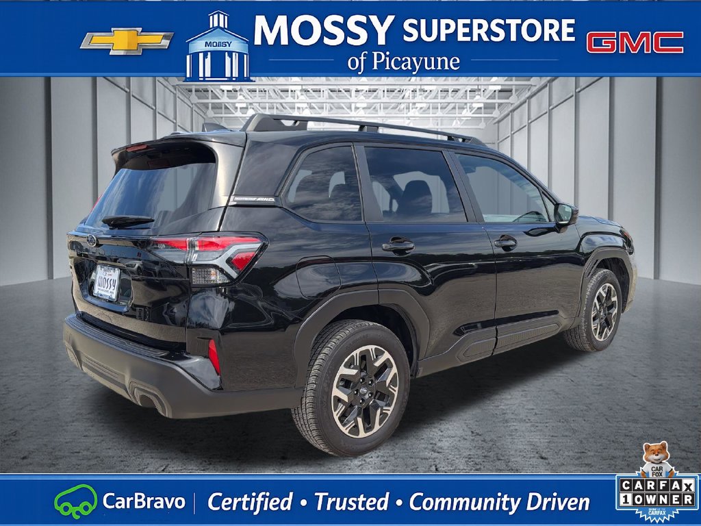 Used 2025 Subaru Forester Premium AWD/4WD image 6