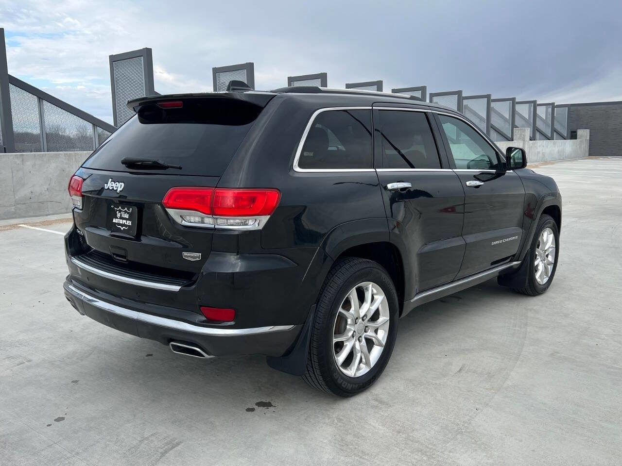 Used 2015 Jeep Grand Cherokee Summit AWD/4WD image 7