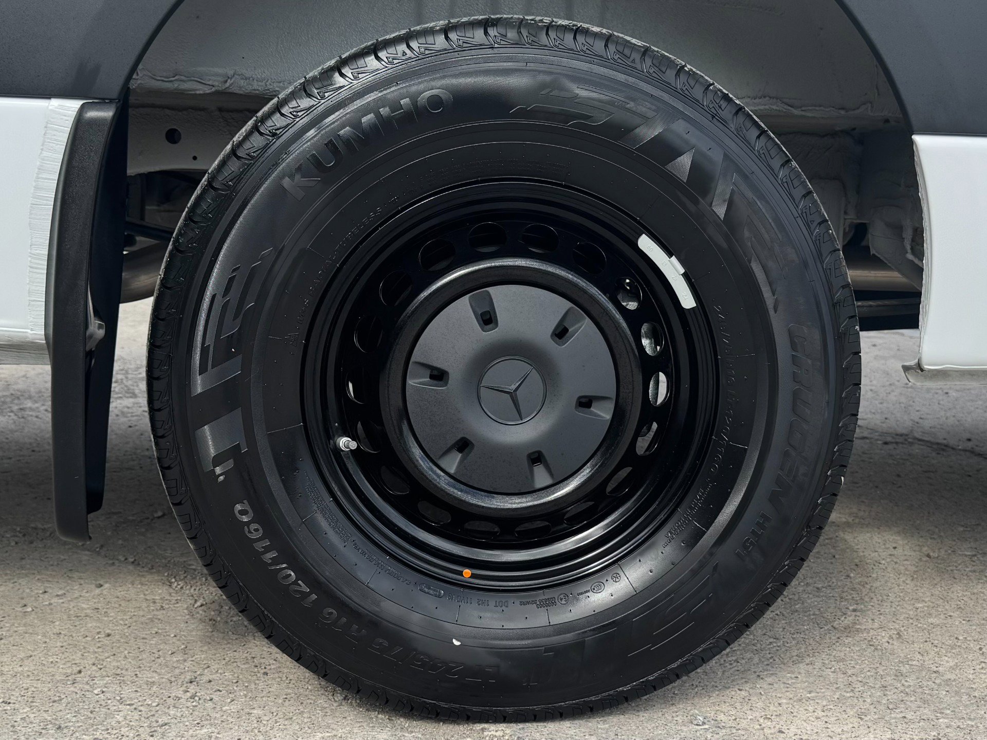 Used 2025 Mercedes-Benz Sprinter 2500 image 50