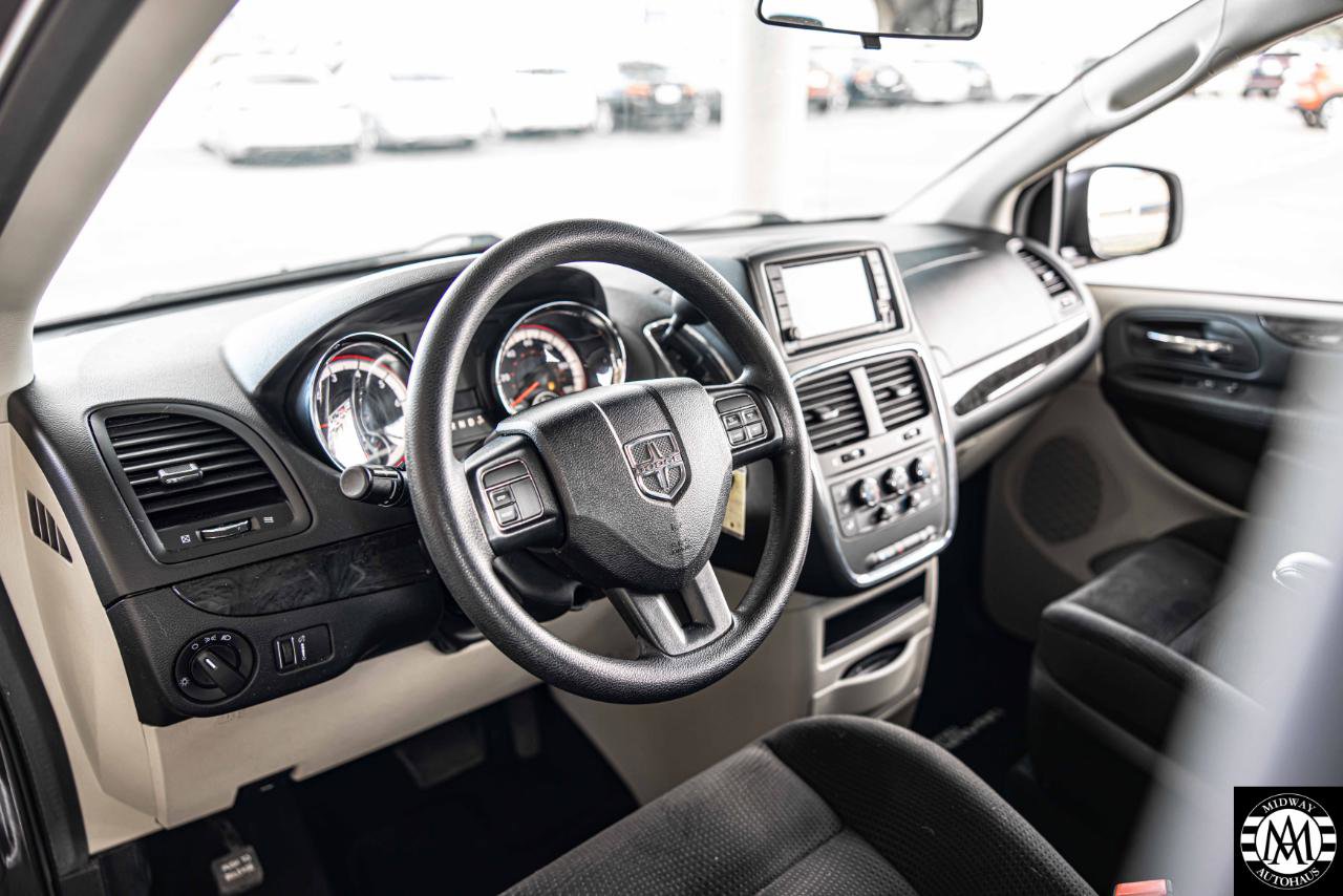 Used 2017 Dodge Grand Caravan SE w/ Power Window Group image 9