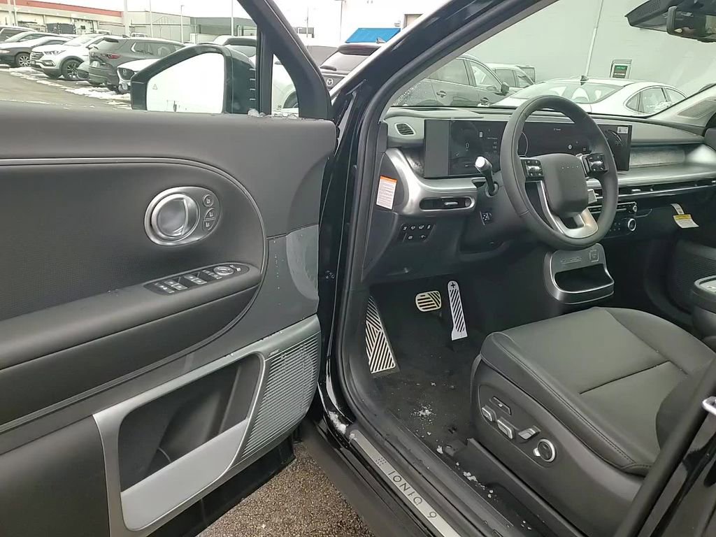 New 2026 Hyundai Ioniq 9 Calligraphy image 11