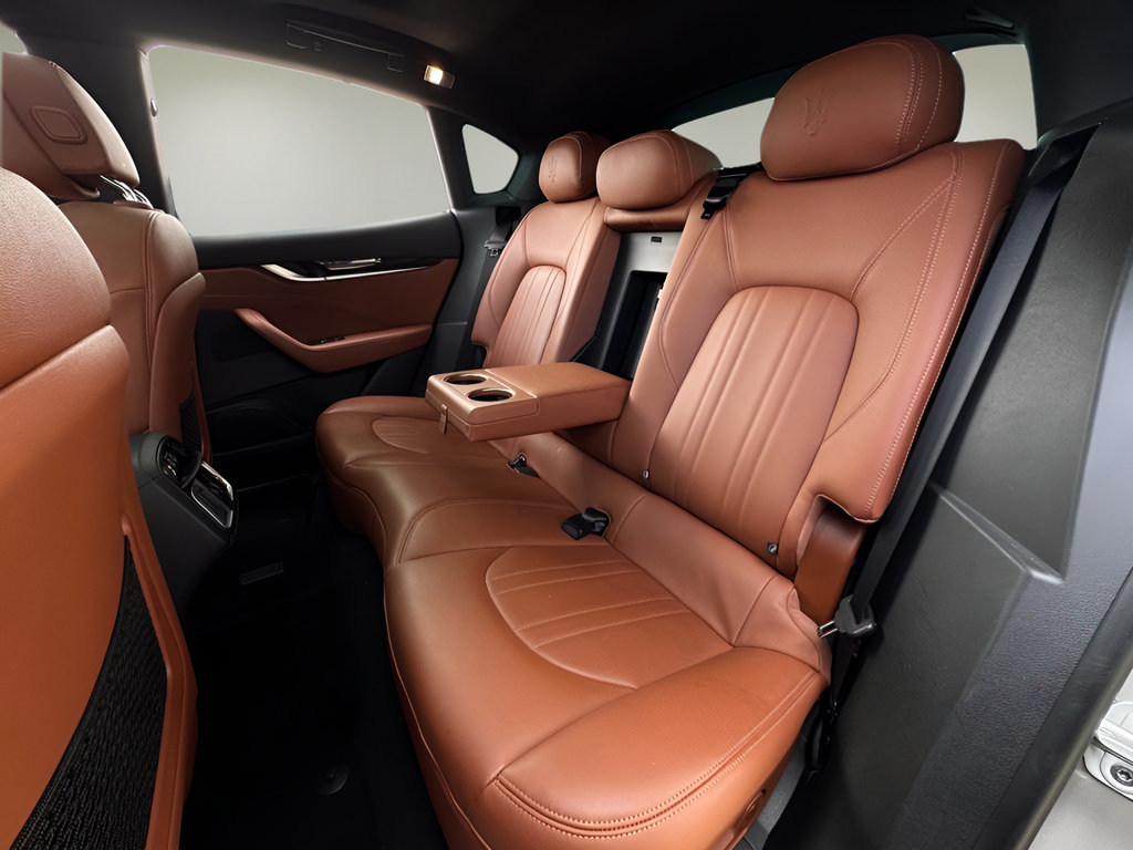 Used 2022 Maserati Levante GT AWD/4WD image 19