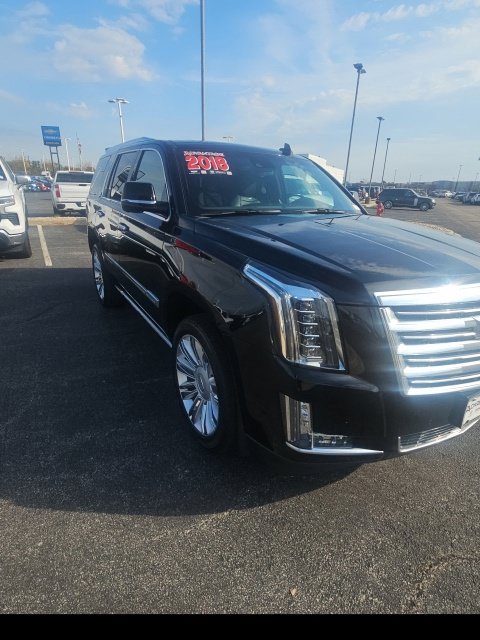 Used 2018 Cadillac Escalade Platinum AWD/4WD image 4