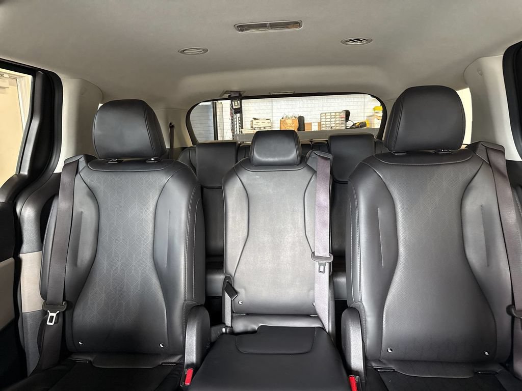 Certified 2025 Kia Carnival FWD image 21