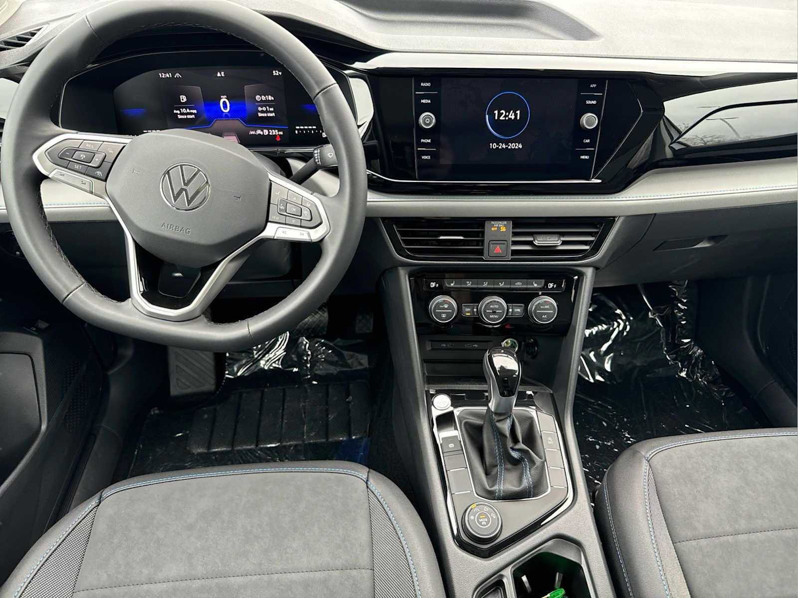 Certified 2024 Volkswagen Taos SE image 19