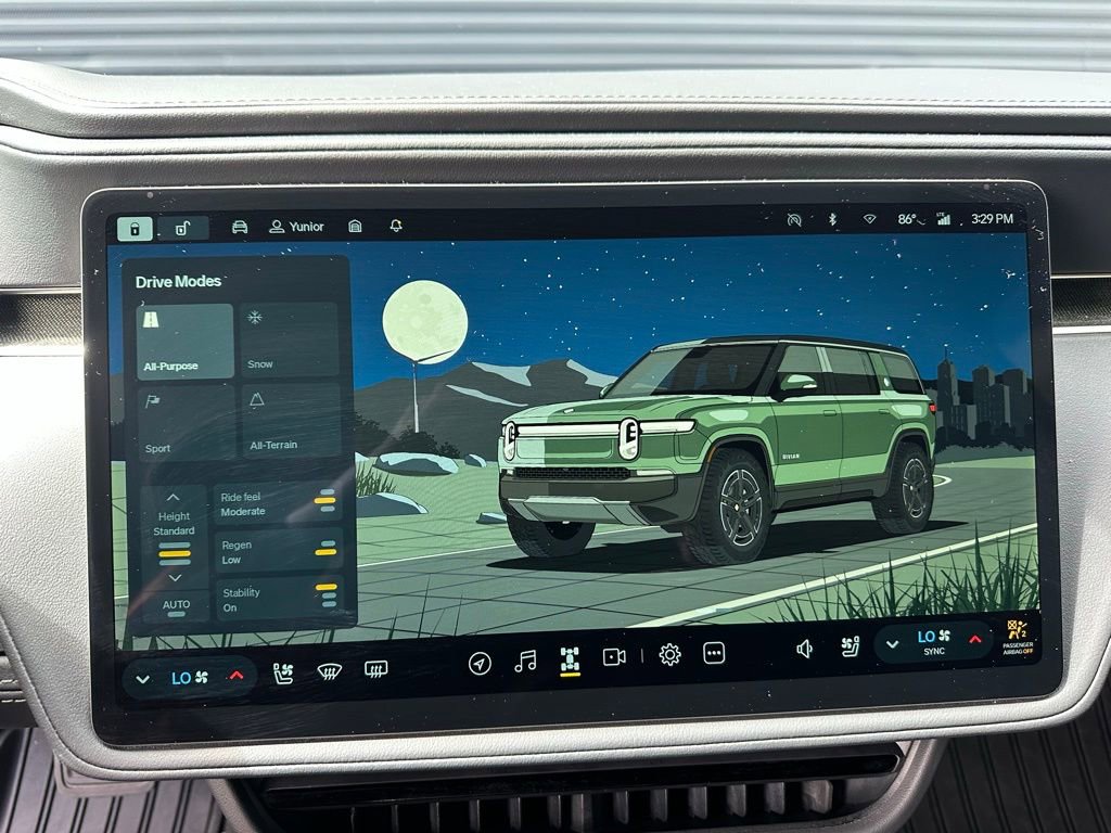 Used 2025 Rivian R1S Adventure image 24