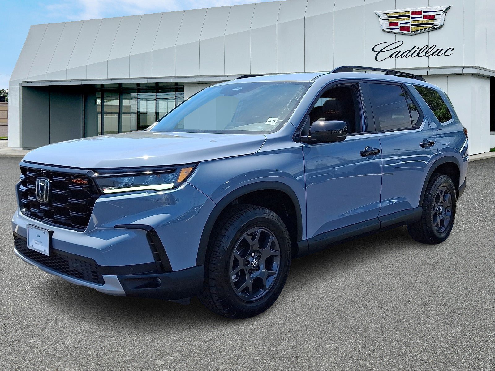 Used 2024 Honda Pilot TrailSport image 3