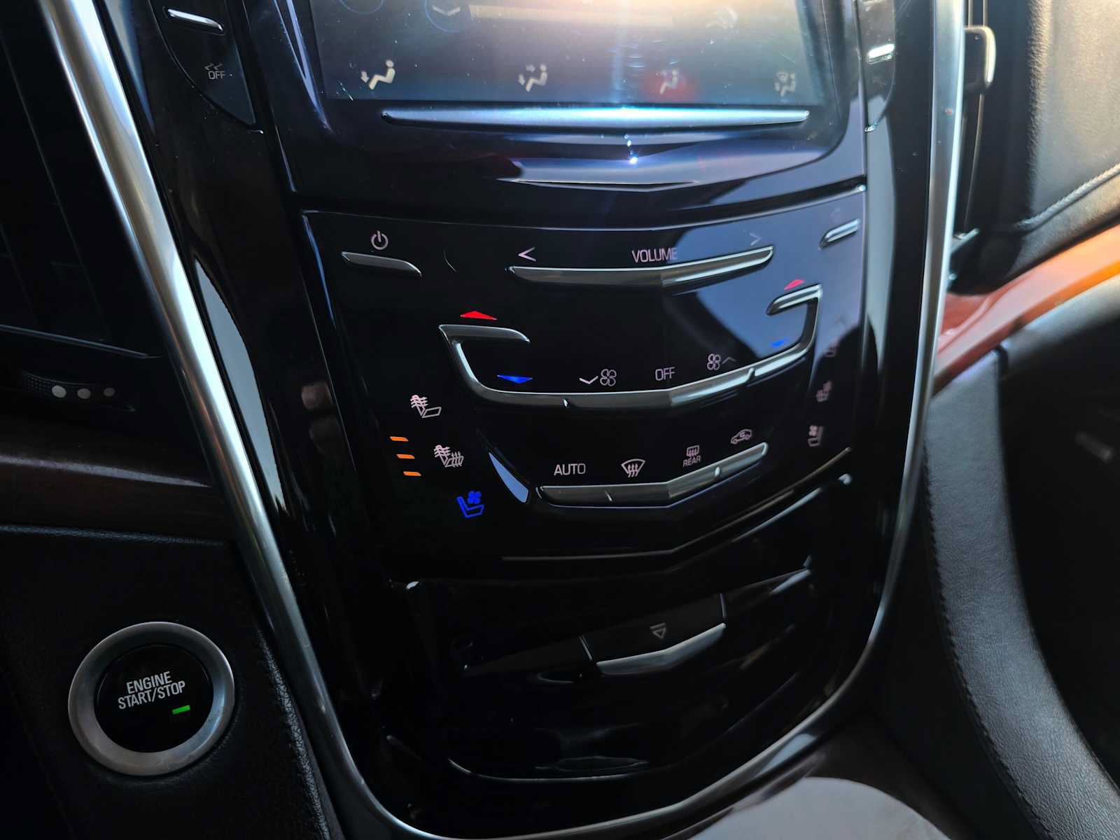 Used 2017 Cadillac Escalade Premium Luxury AWD/4WD image 32