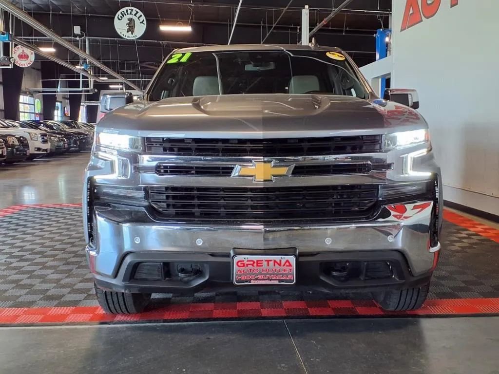 Used 2021 Chevrolet Silverado 1500 LT w/ Safety Package II AWD/4WD image 2