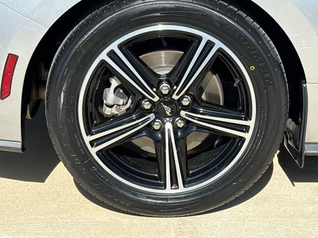 Used 2024 Ford Mustang Premium image 9