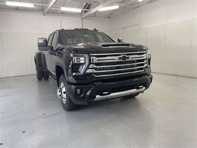 New 2026 Chevrolet Silverado 3500 High Country w/ High Country Premium Package image 2