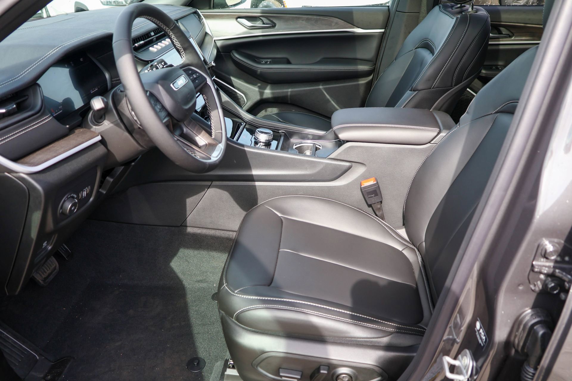 New 2026 Jeep Grand Cherokee Limited image 4