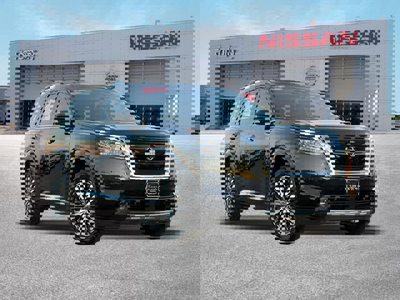 Certified 2022 Nissan Pathfinder Platinum w/ Cargo Package