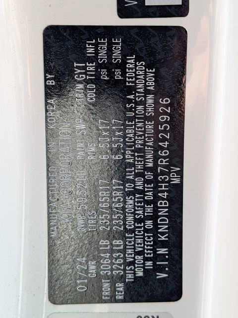 Used 2024 Kia Carnival LX image 35