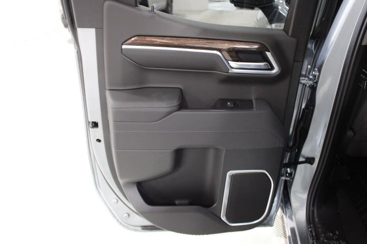 New 2026 GMC Sierra 1500 SLE w/ X31 Off-Road Package image 17