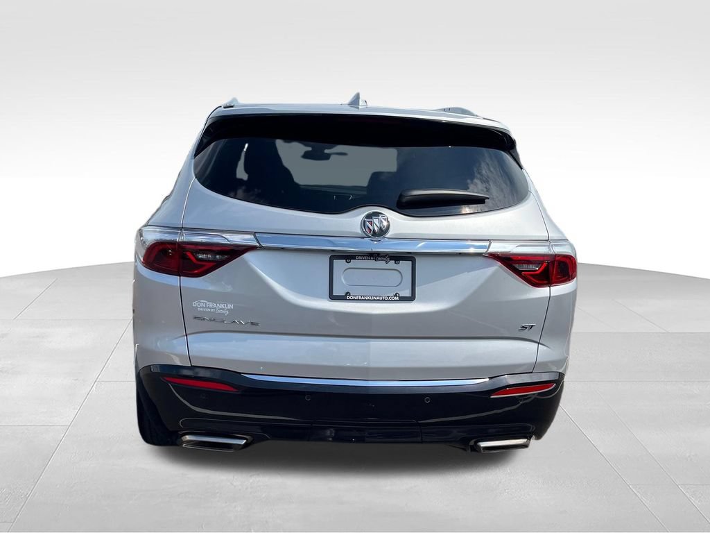 Used 2022 Buick Enclave Essence w/ Sport Touring Edition FWD image 4