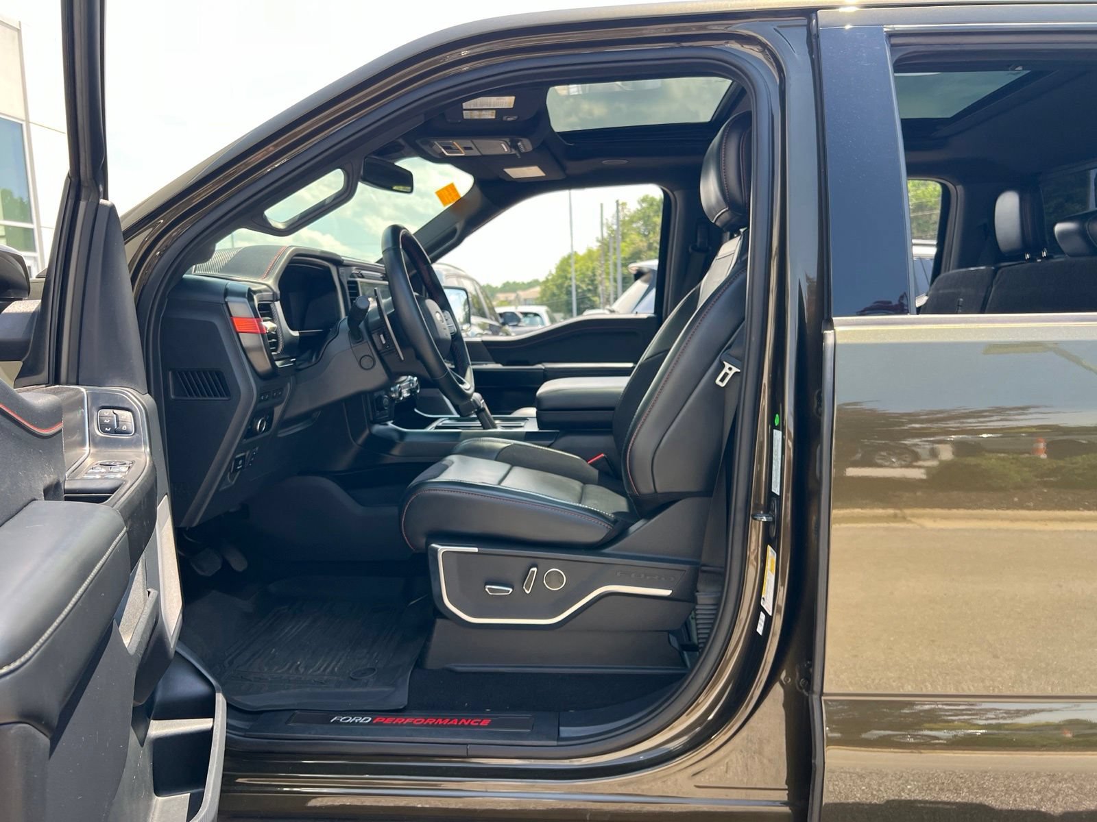 Used 2024 Ford F150 Raptor AWD/4WD image 38