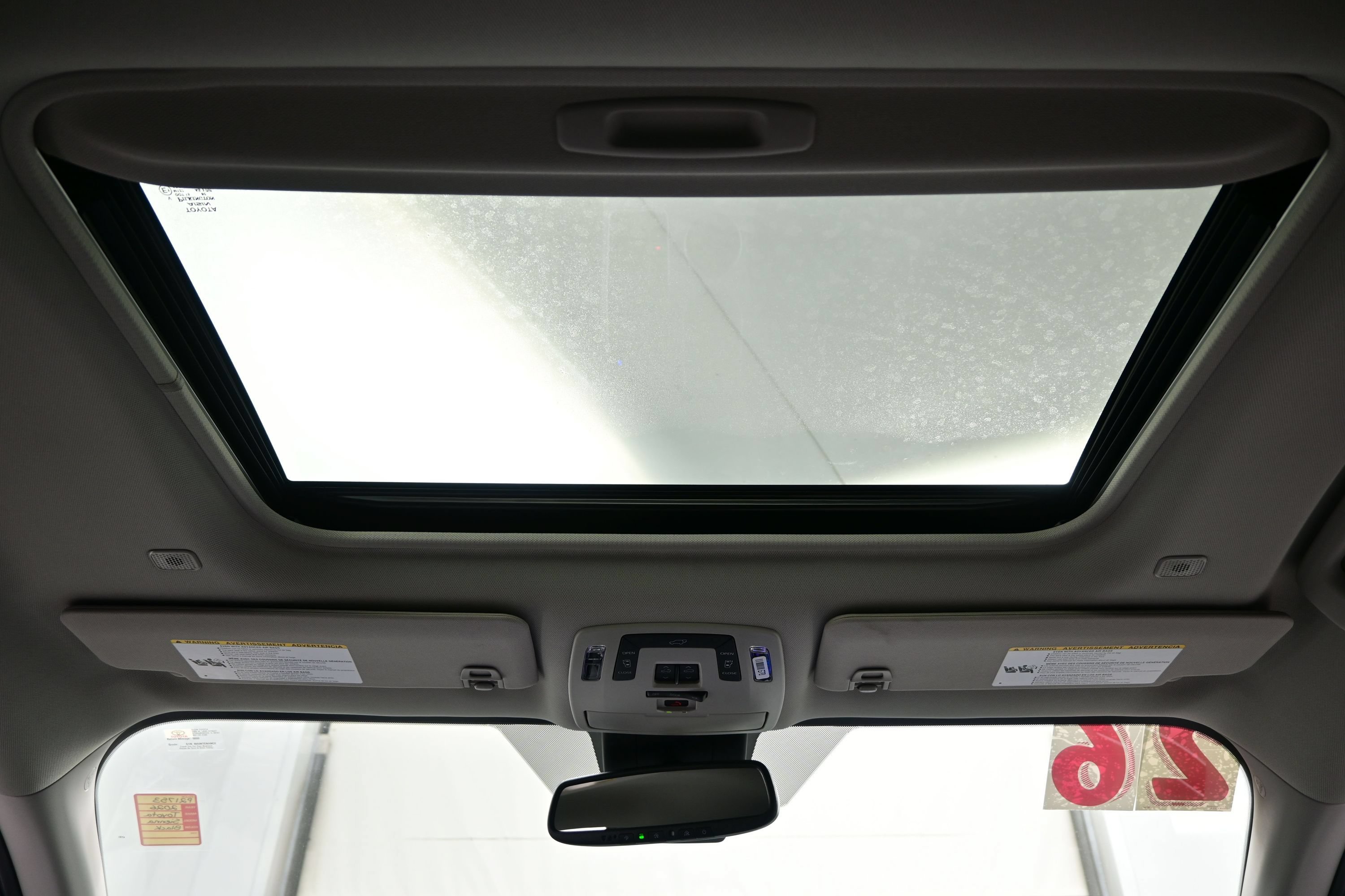 Used 2026 Toyota Sienna XLE FWD image 19