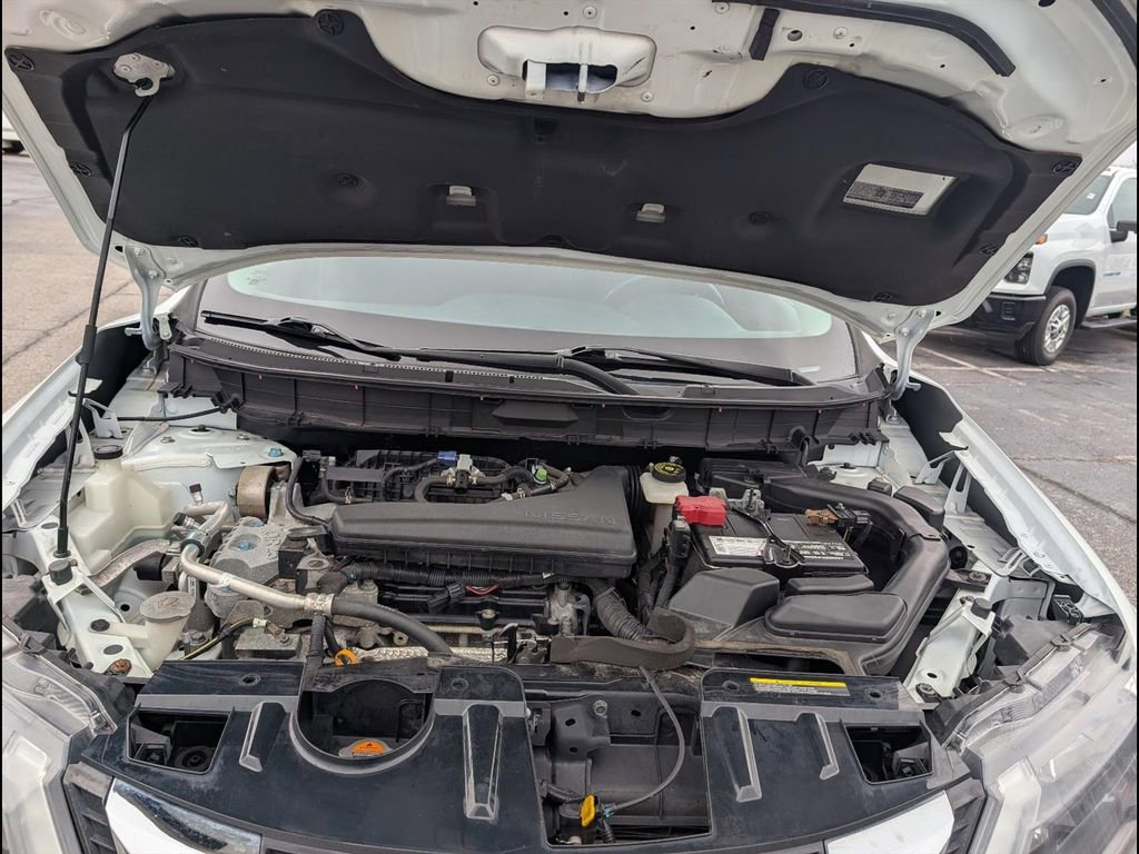 Used 2018 Nissan Rogue SV image 24