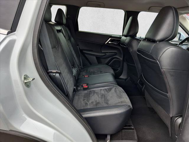 Used 2022 Mitsubishi Outlander SE AWD/4WD image 19