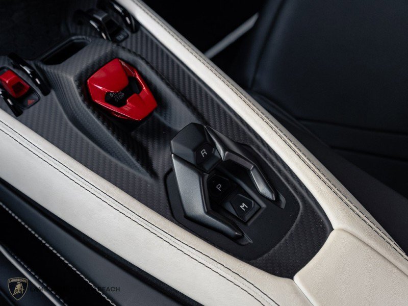 Used 2024 Lamborghini Revuelto image 20