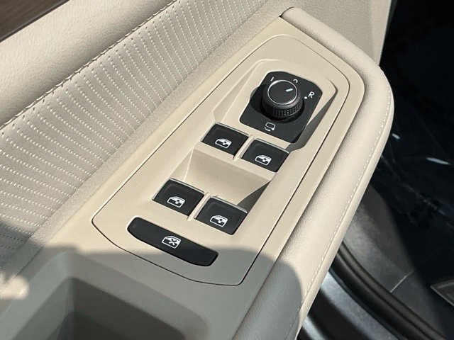 Certified 2024 Volkswagen Atlas SEL Premium R-Line AWD/4WD image 12