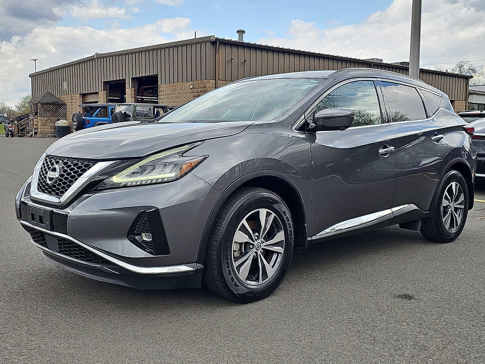 Used 2020 Nissan Murano SV w/ Premium Package AWD/4WD image 3