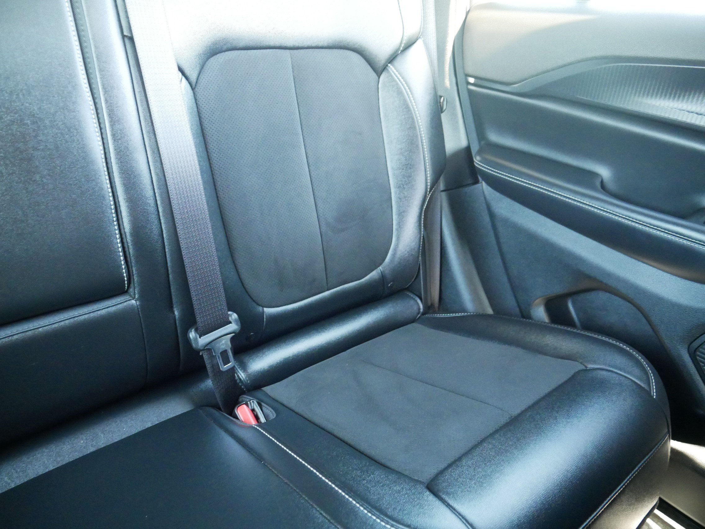 Used 2023 Jeep Grand Cherokee Altitude AWD/4WD image 14