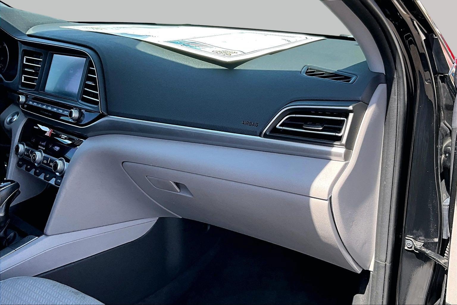 Used 2020 Hyundai Elantra Limited FWD image 15