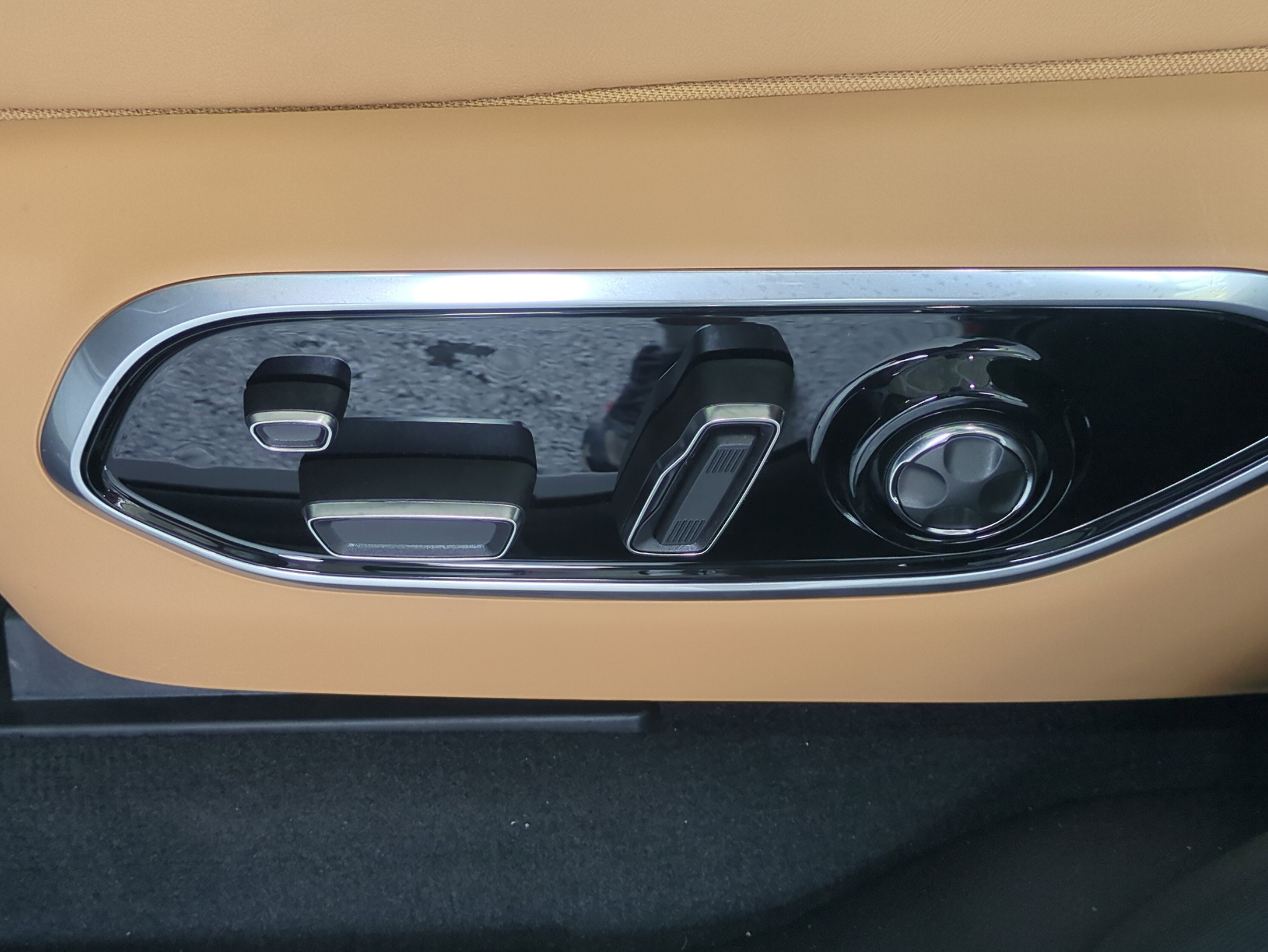 New 2025 Jeep Grand Cherokee L Summit w/ Advanced Protech Group IV image 21