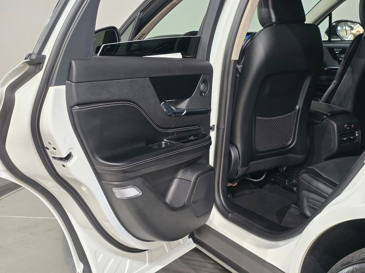 New 2026 Lincoln Corsair Reserve AWD/4WD image 35