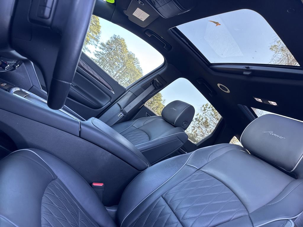 Used 2023 Buick Enclave Avenir image 35