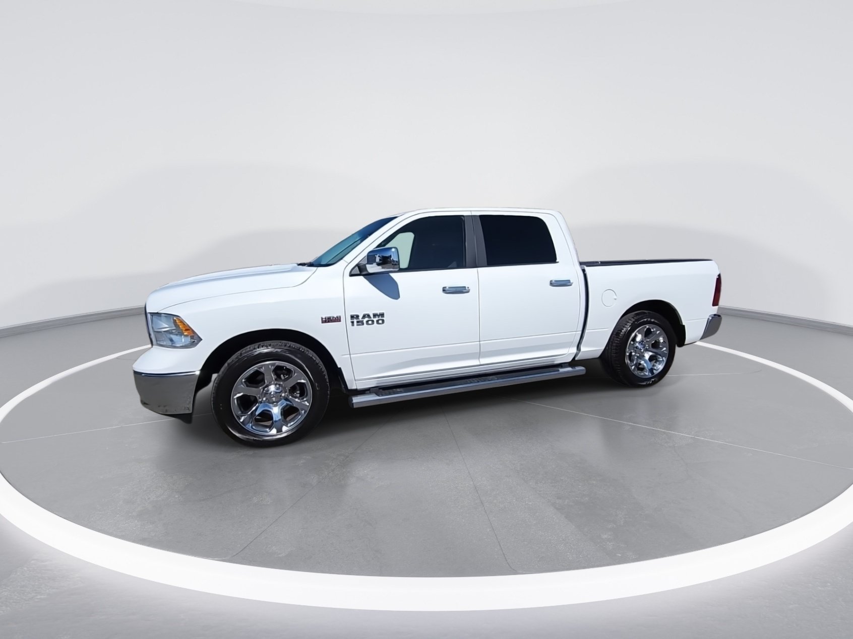 Used 2017 RAM 1500 Classic SLT RWD image 4
