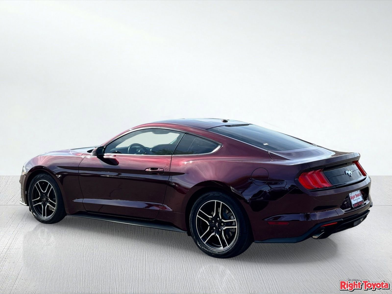 Used 2018 Ford Mustang Premium w/ Equipment Group 201A RWD image 3