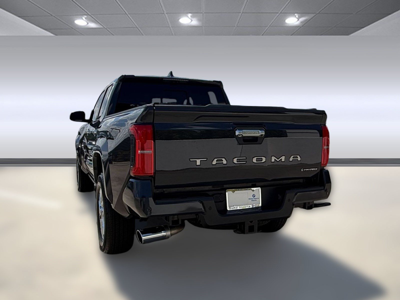 Used 2024 Toyota Tacoma Limited AWD/4WD image 25