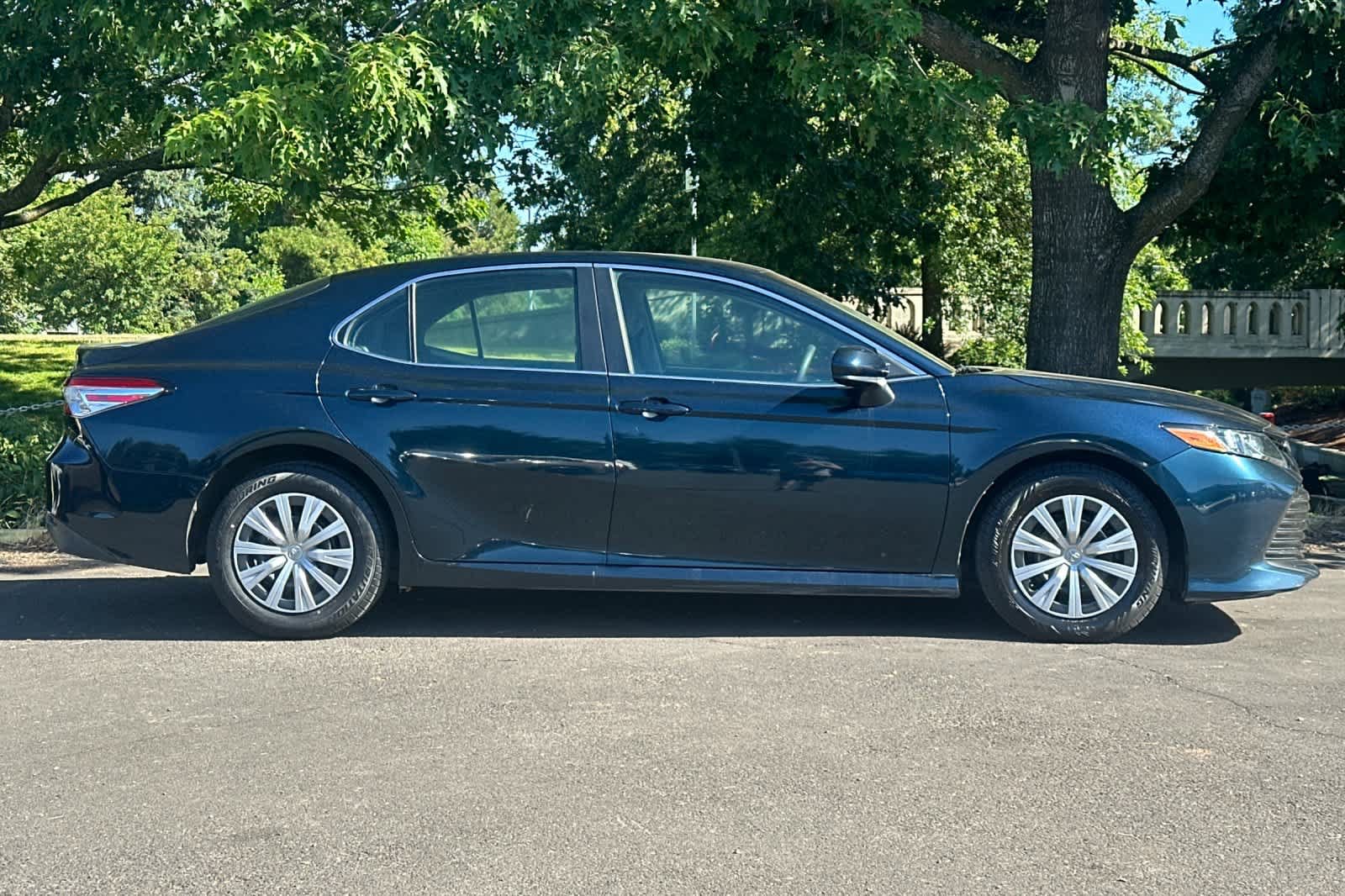 Used 2018 Toyota Camry FWD image 8