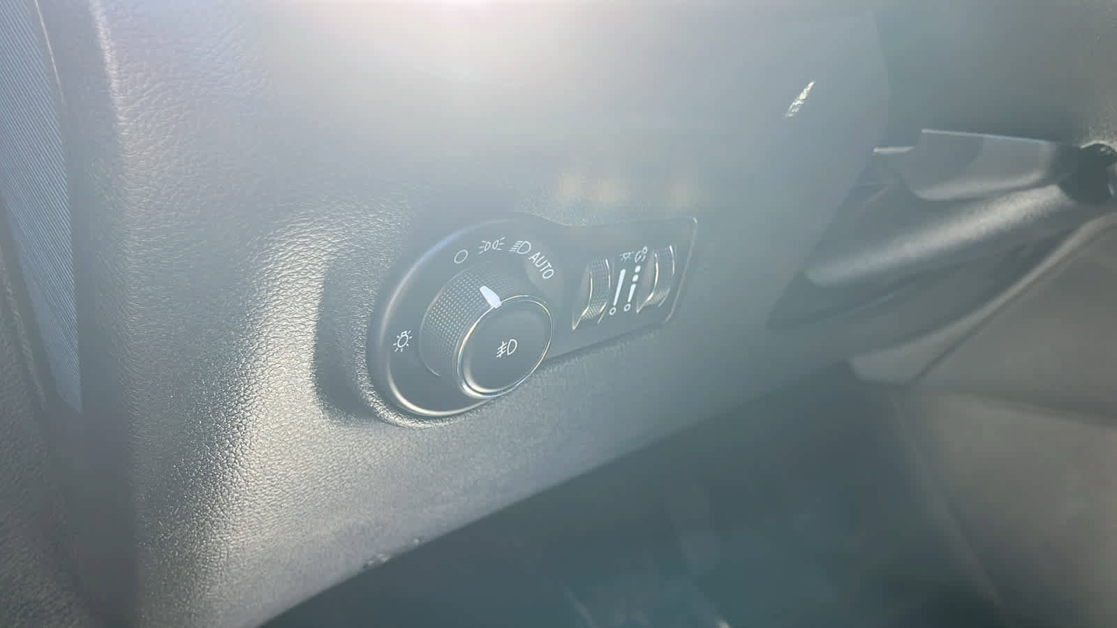 Used 2022 Jeep Compass Limited AWD/4WD image 30