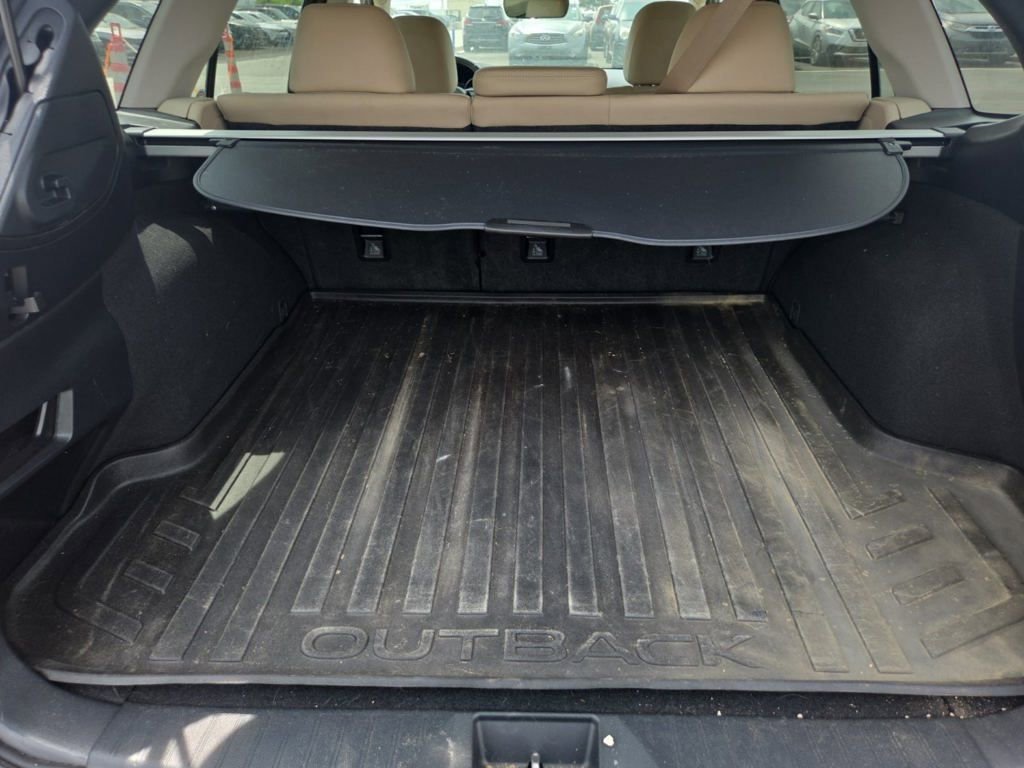 Used 2018 Subaru Outback 2.5i Limited image 3