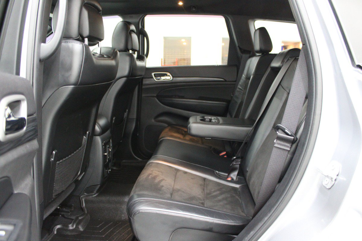 Used 2019 Jeep Grand Cherokee Altitude AWD/4WD image 8