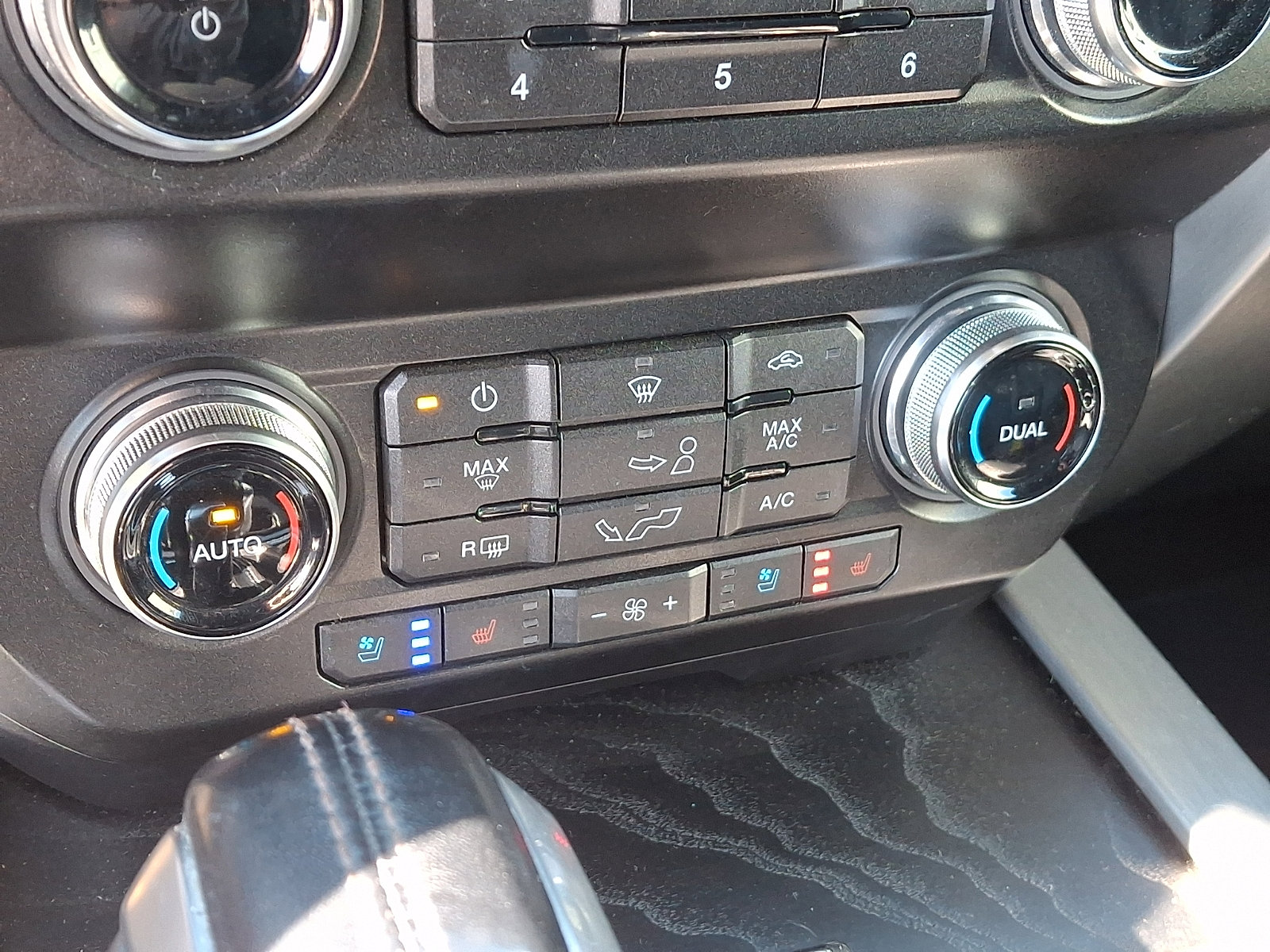 Used 2019 Ford F150 Platinum AWD/4WD image 16