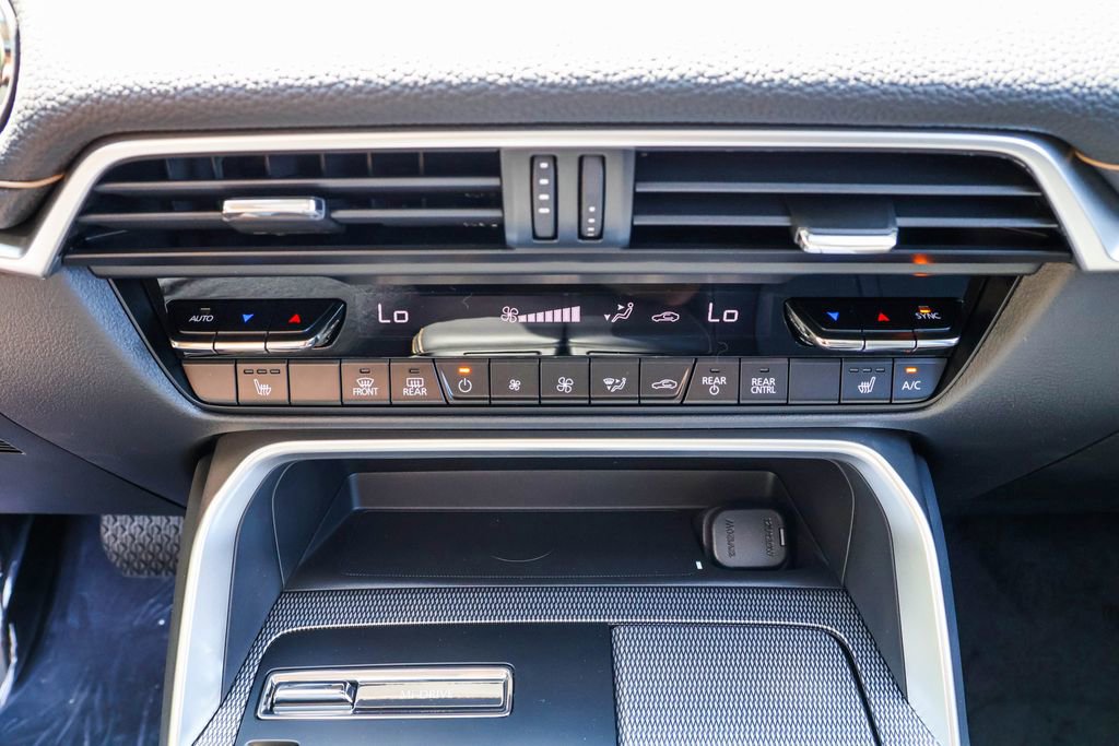 New 2025 MAZDA CX-70 Plug-In Hybrid w/ Premium Pkg image 32