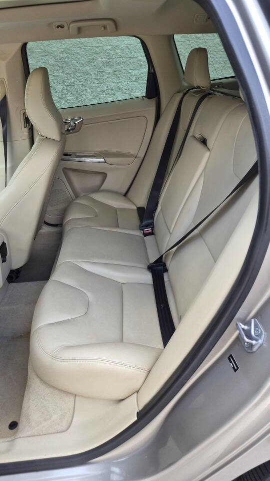 Used 2015 Volvo XC60 T5 Premier FWD image 40