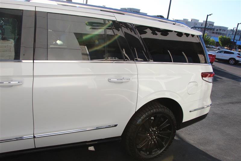 Used 2022 Lincoln Navigator L Reserve AWD/4WD image 5
