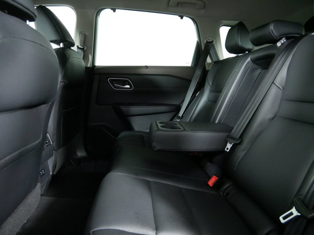 Used 2021 Nissan Rogue SV w/ Premium Package AWD/4WD image 16