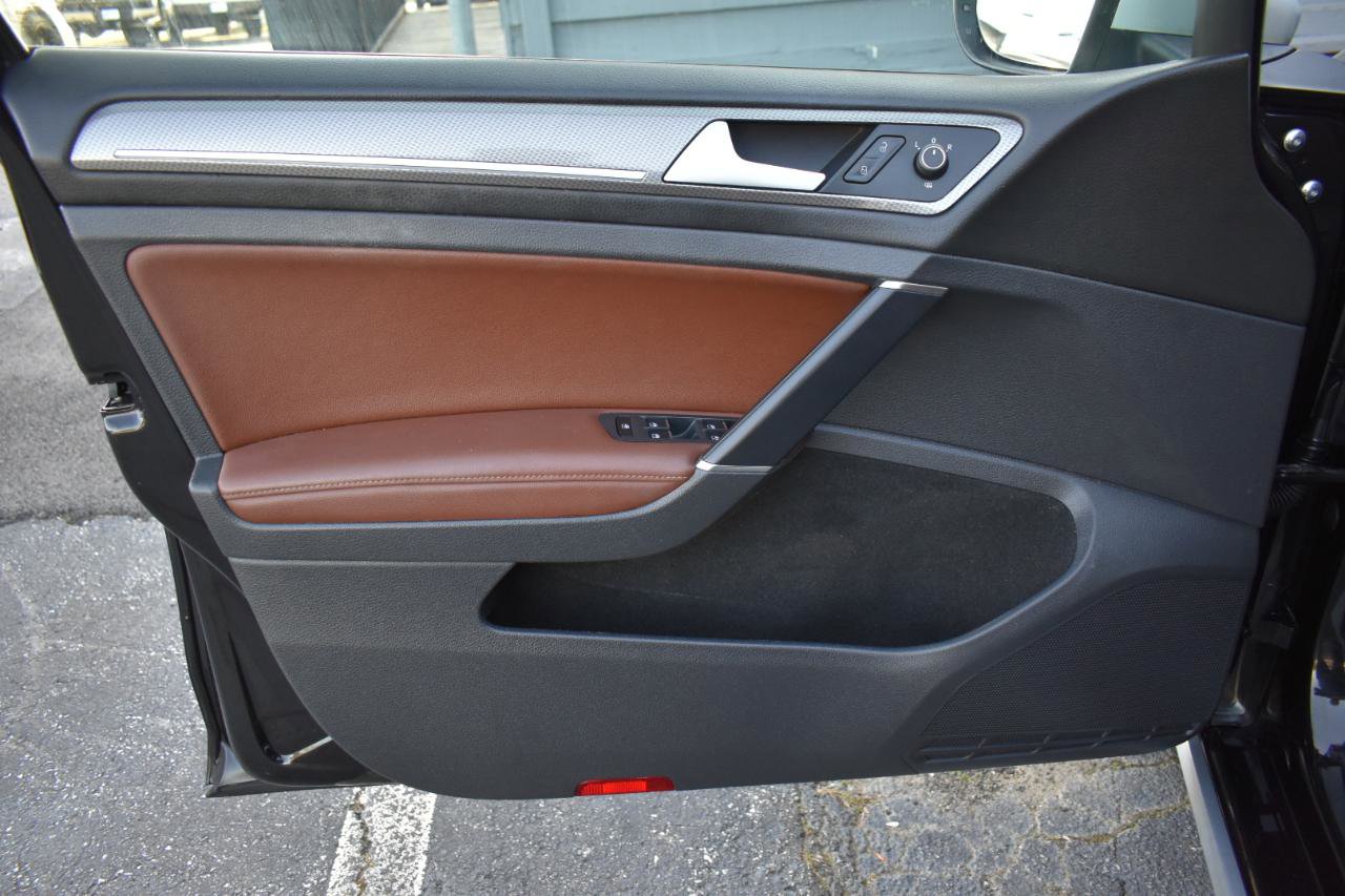 Used 2017 Volkswagen Golf Alltrack S image 33