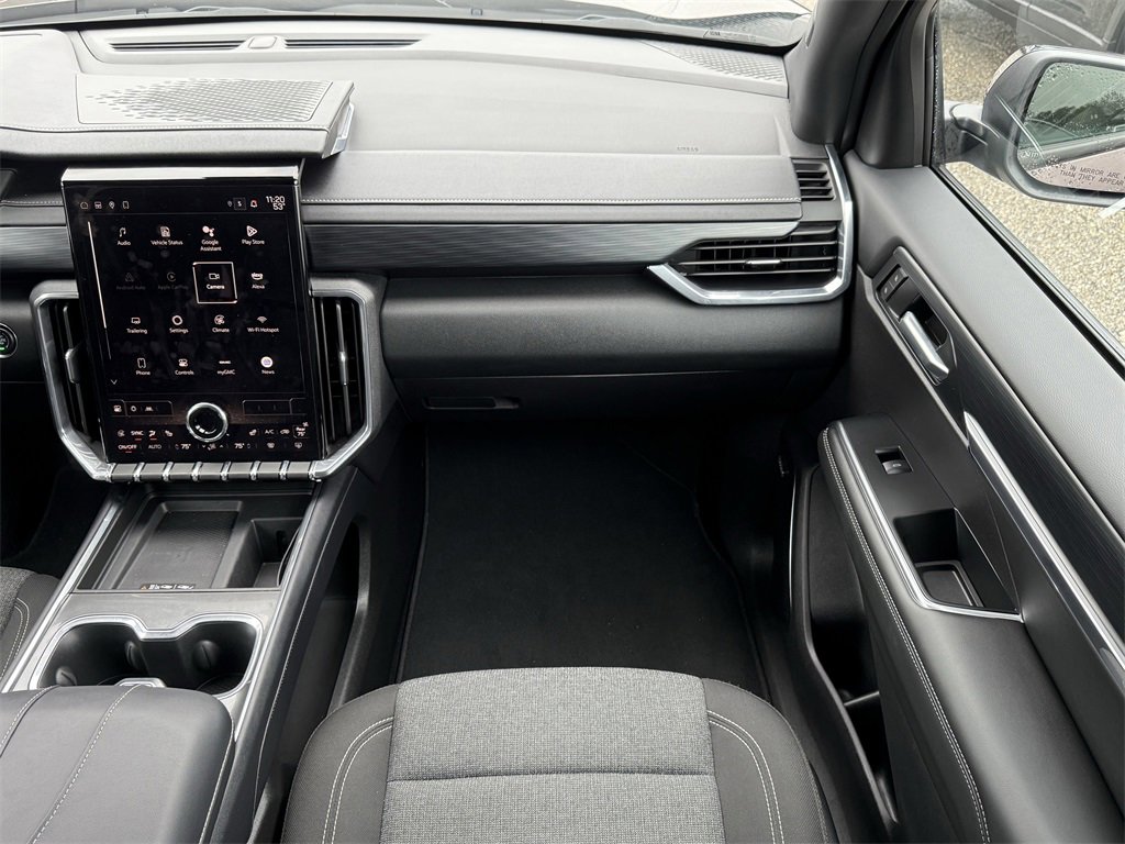 Used 2025 GMC Acadia Elevation image 17