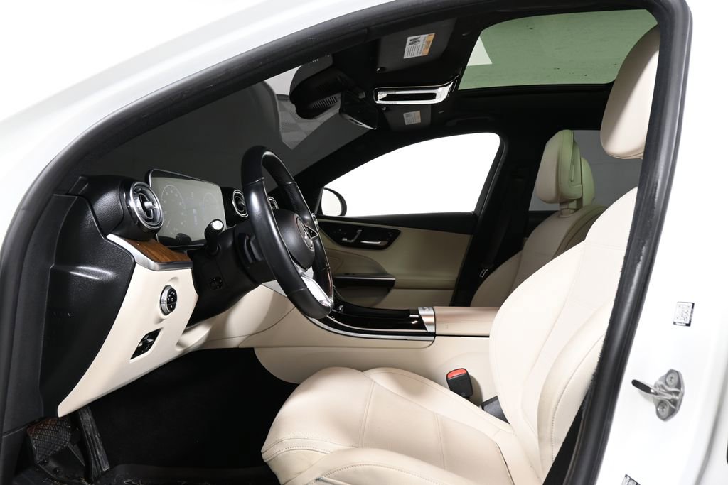 Used 2022 Mercedes-Benz C 300 4MATIC Sedan image 3