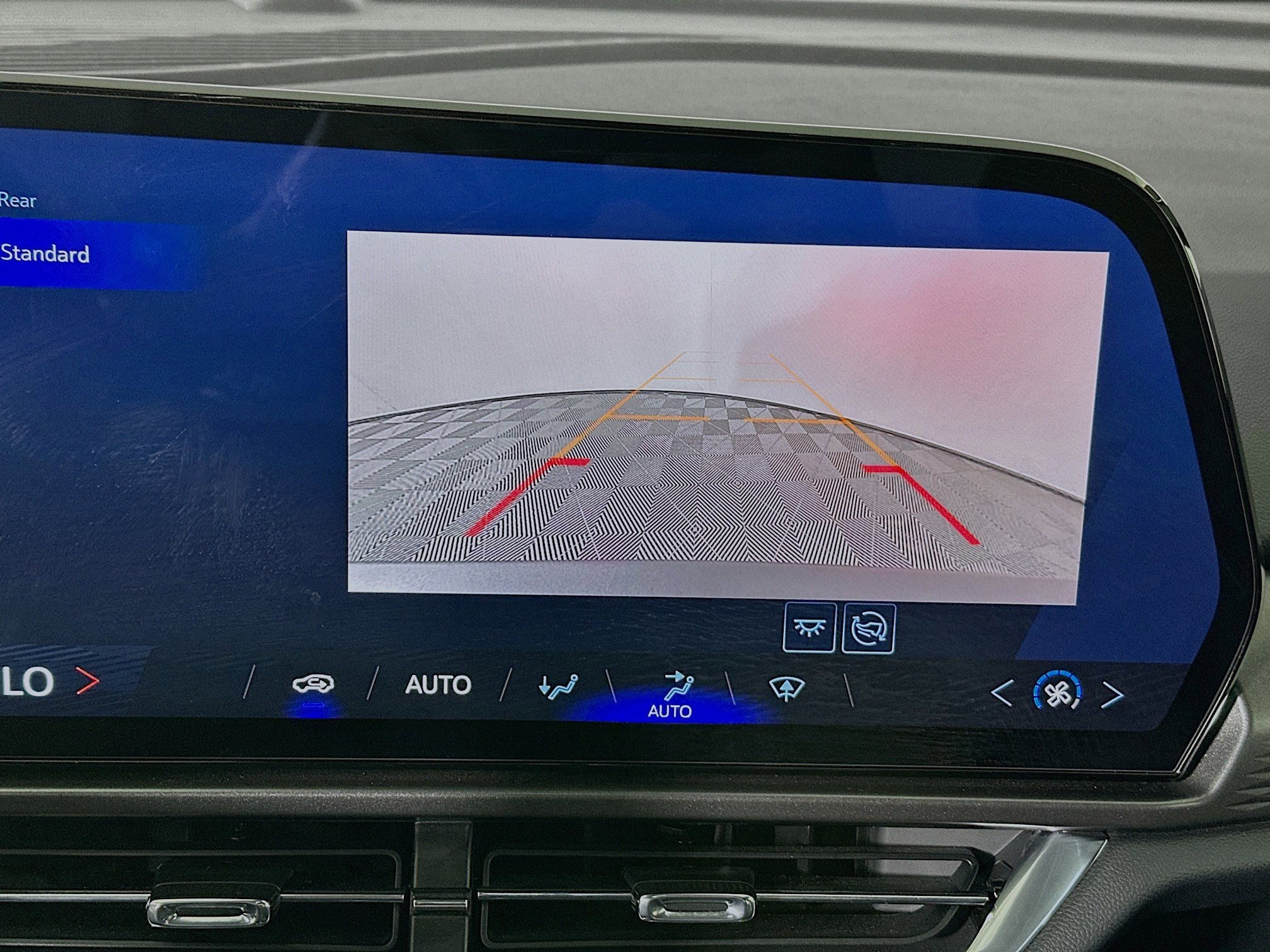 Used 2025 Chevrolet Equinox EV LT image 24