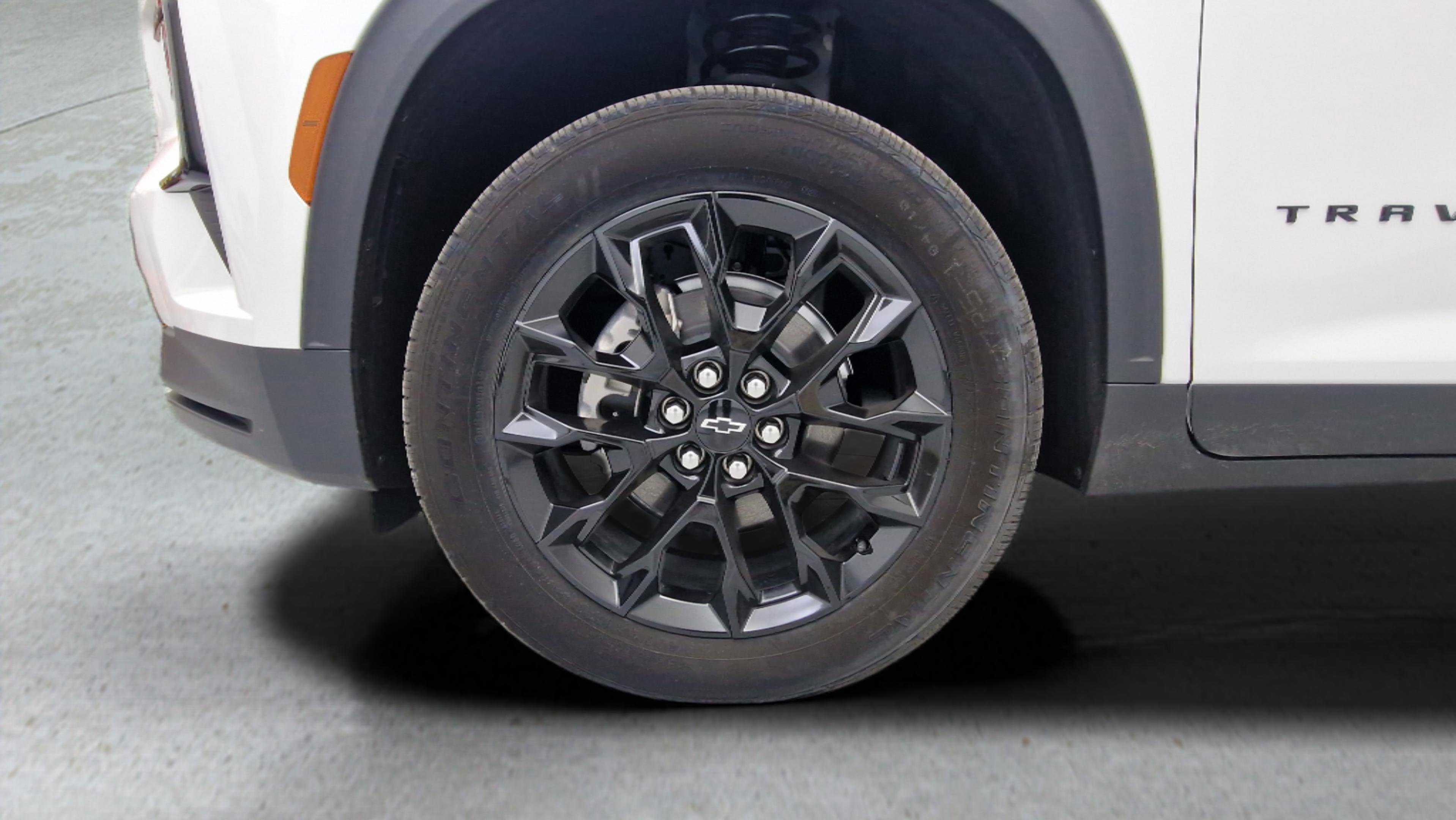 New 2025 Chevrolet Traverse LT w/ Midnight/Sport Edition image 32